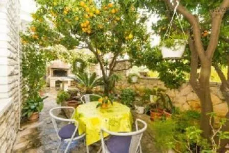 Pavisic Apartment *