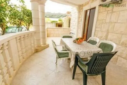Apartment Pavisic *