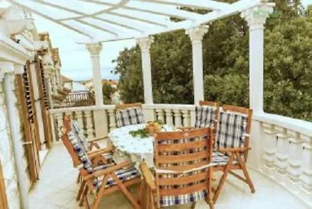 Apartment Pavisic Supetar